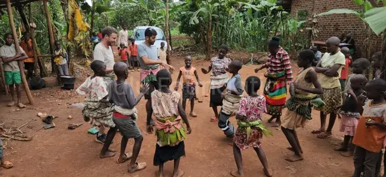 Gallery Image - Volunteer